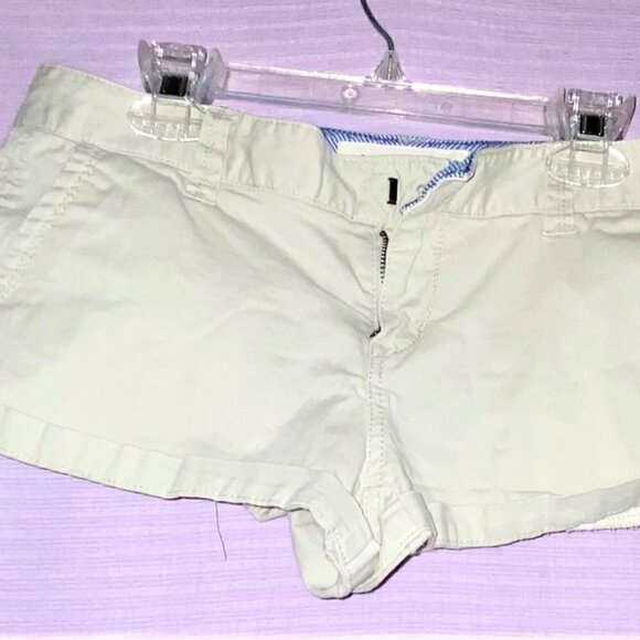 NWT Aeropostale Light Tan Short Twill Stretch Shorts Cuffed Hem Juniors … - Picture 1 of 7